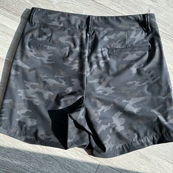 Spanx stretchy pull on shorts - Picture 2 of 4